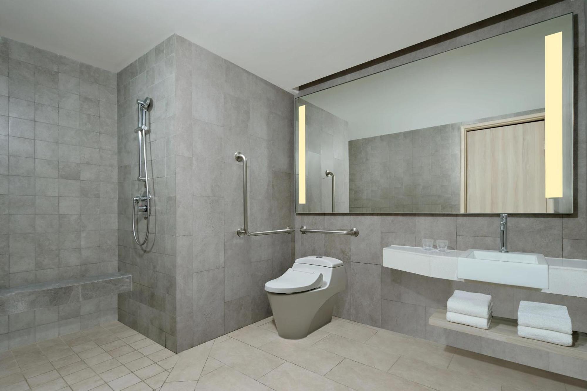 Four Points By Sheraton Surabaya, Pakuwon Indah Exterior foto