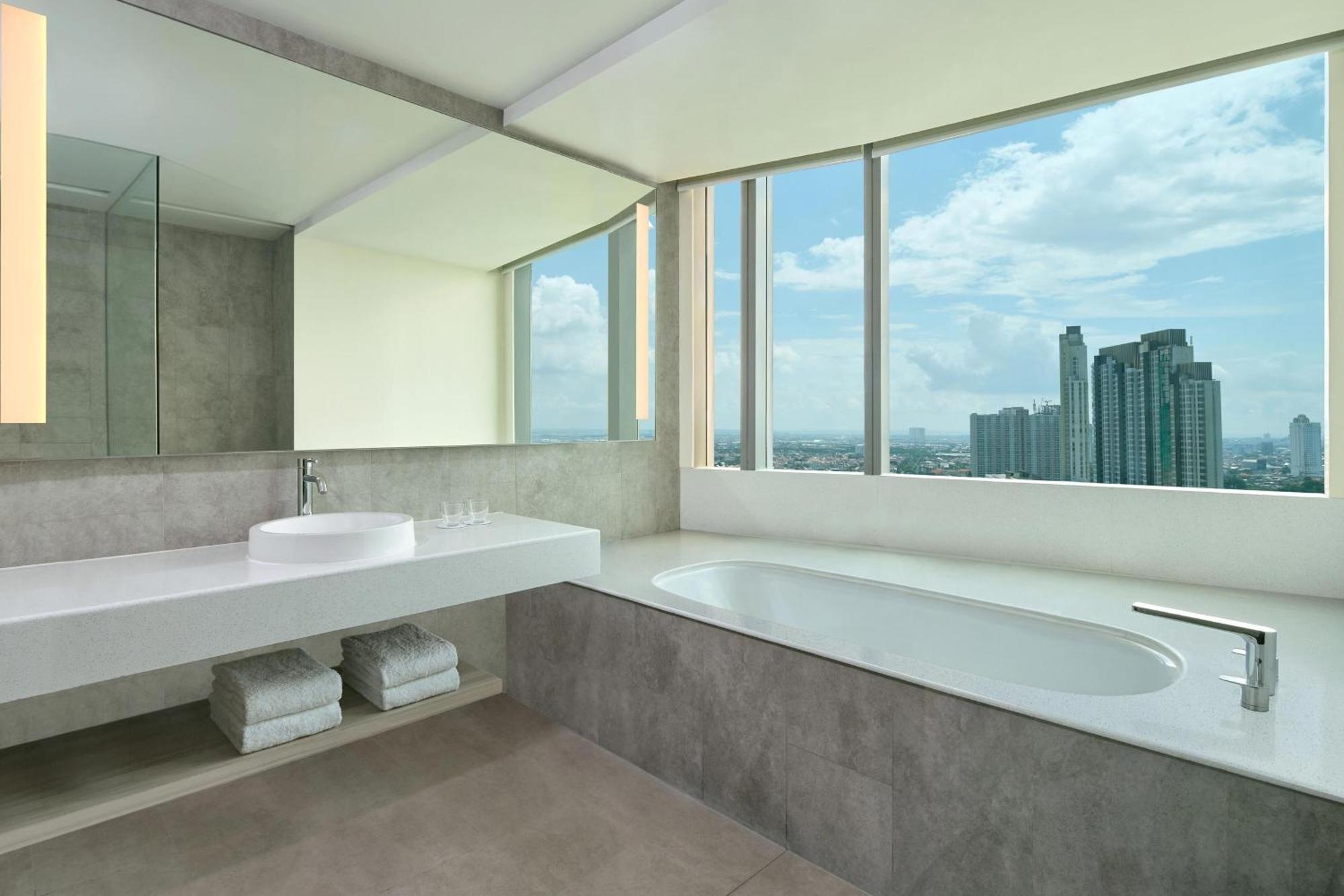 Four Points By Sheraton Surabaya, Pakuwon Indah Exterior foto